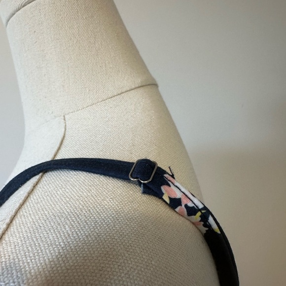 Women Summer floral mini dress v neck navy size medium - Picture 4 of 5